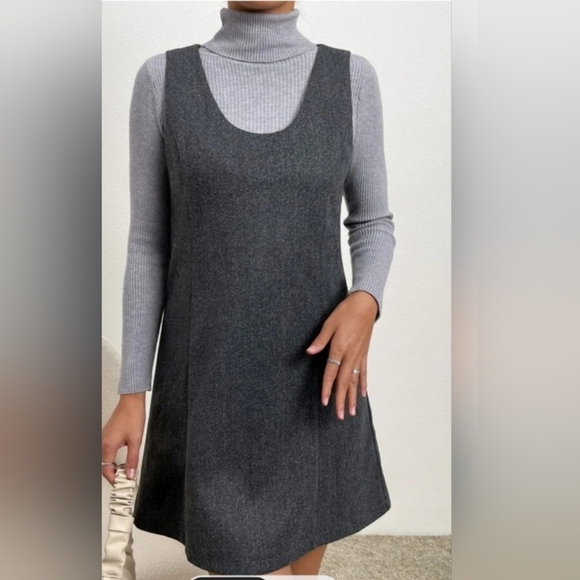 4 piece Woman's Dress Bundle Small - Picture 7 of 7